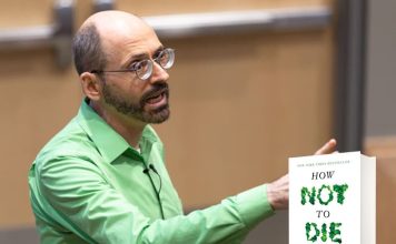 آنچه گوشت با قلب، مغز و خلقوخو میکند/ گفتوگو با دکتر مایکل گرِگِر